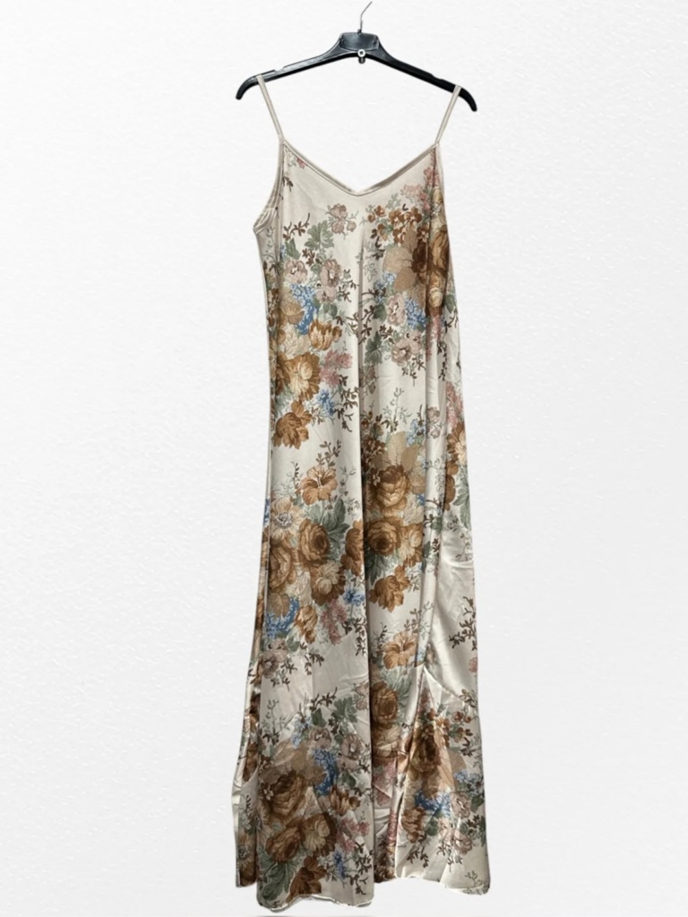 MADE IN ITALY Floral Spaghetti-Strap Maxi Dress in Cream and Rose - Picture 4 of 4